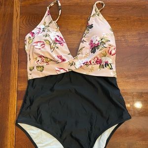 CupShe One Piece Swimsuit (M)